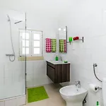 Moderno Em Bairro Tipico Lisboeta * Лиссабон