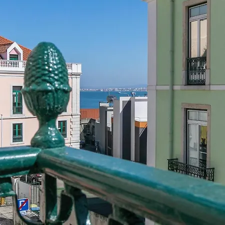 Apartament Moderno Em Bairro Tipico Lisboeta Lizbona