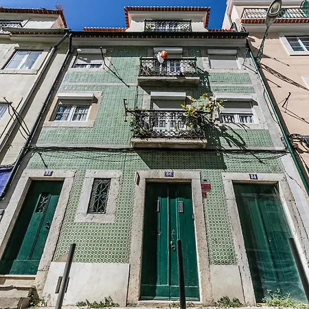 Moderno Em Bairro Tipico Lisboeta Appartamento